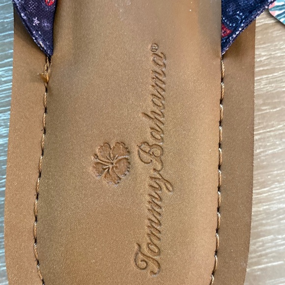Tommy Bahama Women’s Paisley Flip Flops NWT Size 8 - Picture 3 of 5
